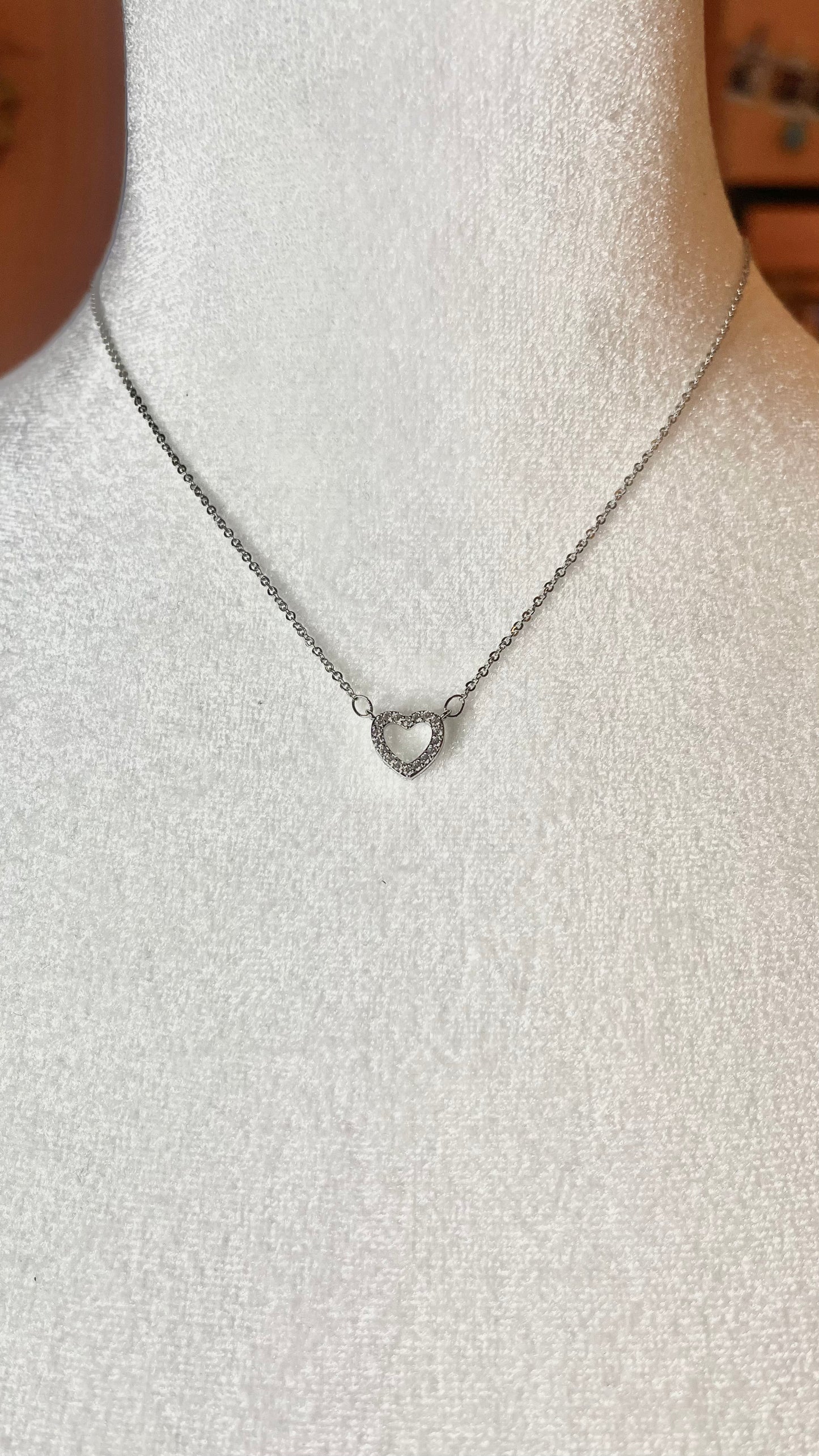 CUBIC ZIRCONIA HEART CUTOUT NECKLACE